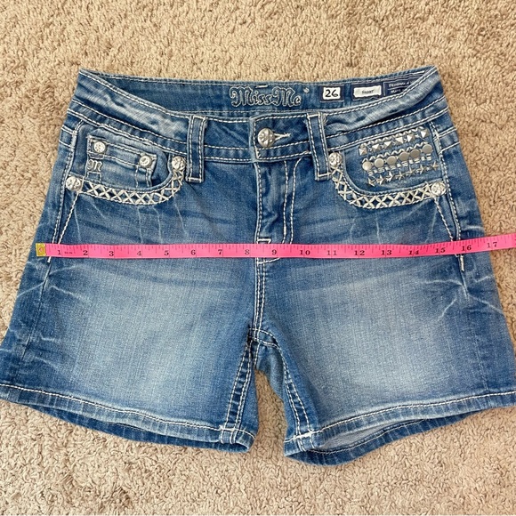 Miss Me Y2K Crystal Studded Embellished Distressed Denim Jean Shorts Size 26 - Picture 12 of 16